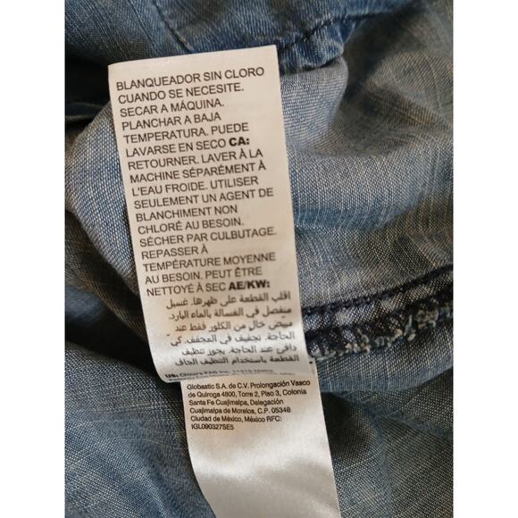 Chico's Tencel Lyocell Denim Blue Long Sleeves Chambray Shirt US 8-10 Medium - Picture 10 of 11